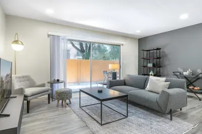 Gallery image of Beverly Grove 2BR nr Cedar Sinai Hospital LAX-124 in Los Angeles