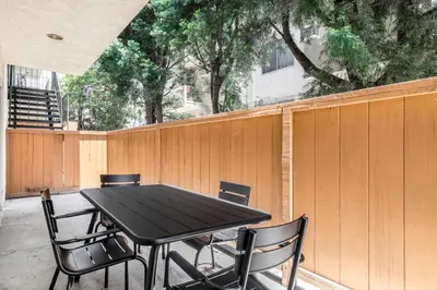 Gallery image of Beverly Grove 2BR nr Cedar Sinai Hospital LAX-124 in Los Angeles