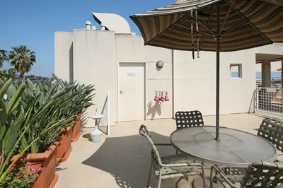Gallery image of 2BR w Gym Pool in central Hollywood nr WeHo LAX-67 in Los Angeles