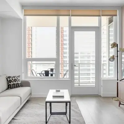 Downtown 1BR w Pool Jacuzzi Gym nr 110 LAX-836
